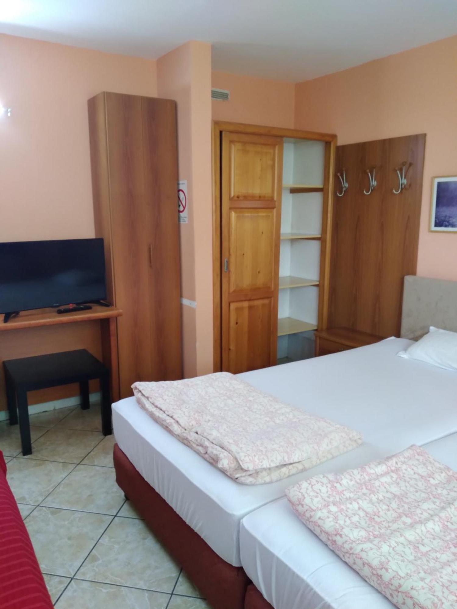 Hostel Bata Канижа Экстерьер фото