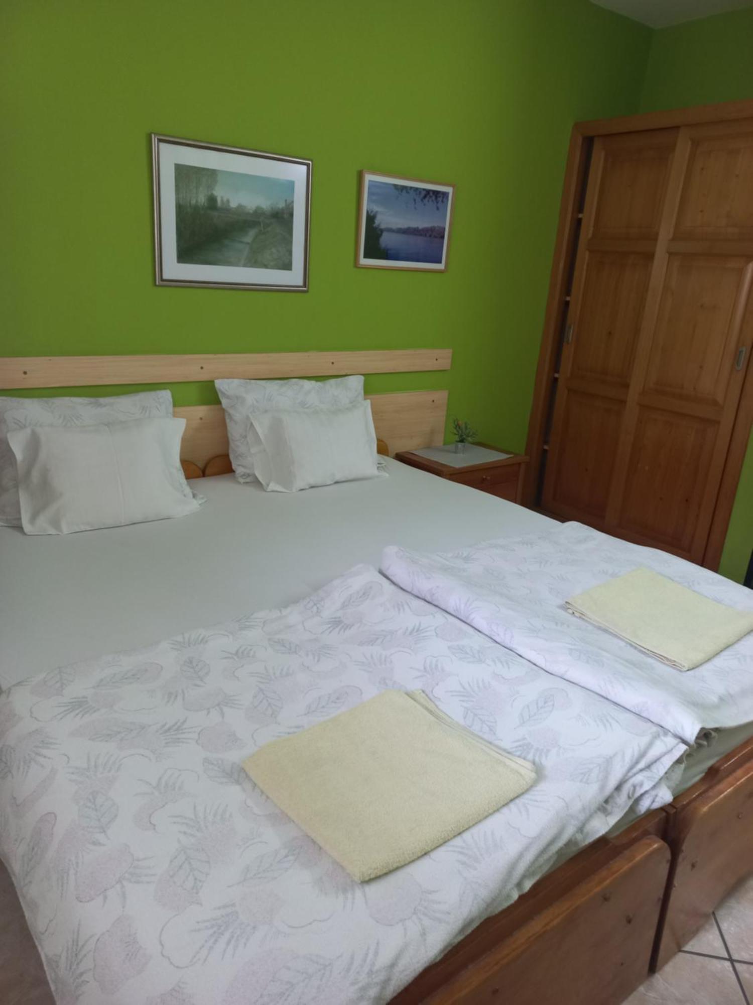 Hostel Bata Канижа Экстерьер фото
