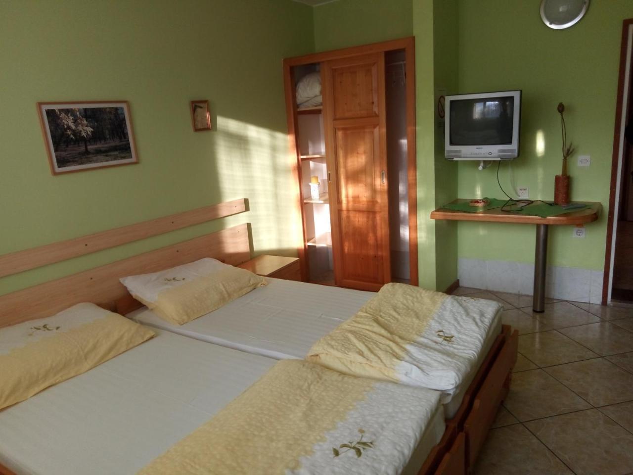 Hostel Bata Канижа Экстерьер фото